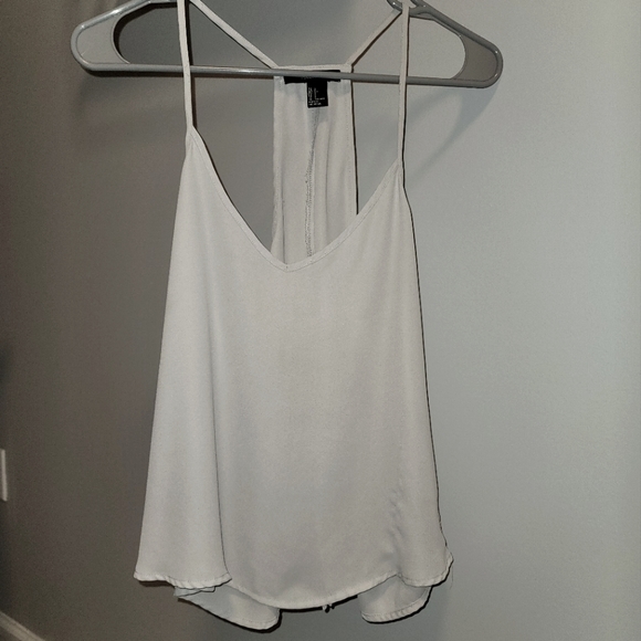 Forever 21 Tops - Forever 21 light grey flowy tank